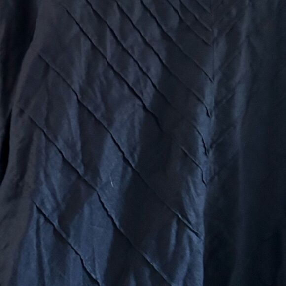 Chicos Navy Blue V-Neck 100% Linen Textured Top Size Large - Picture 4 of 9